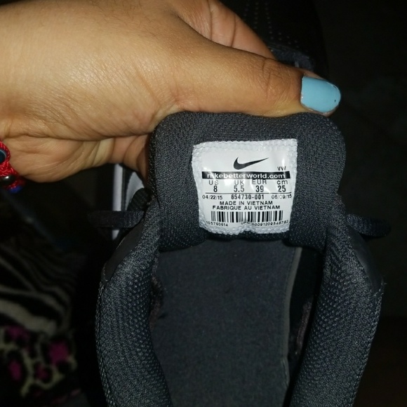 Basketball shoes - Picture 3 of 3